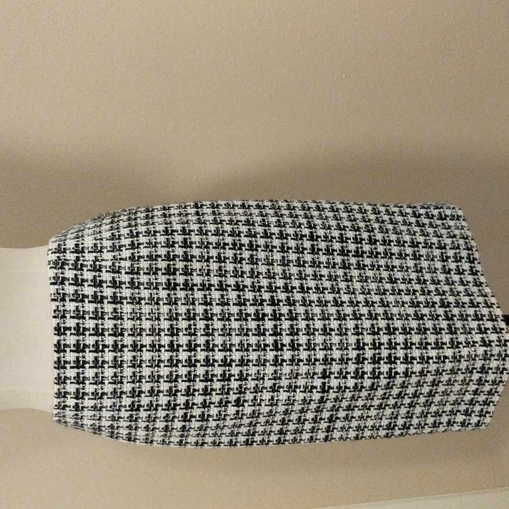 Black and white hounds tooth print, size 16 by Joseph bes New York